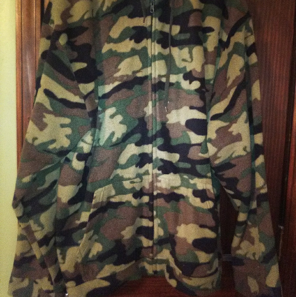 Camo zip up